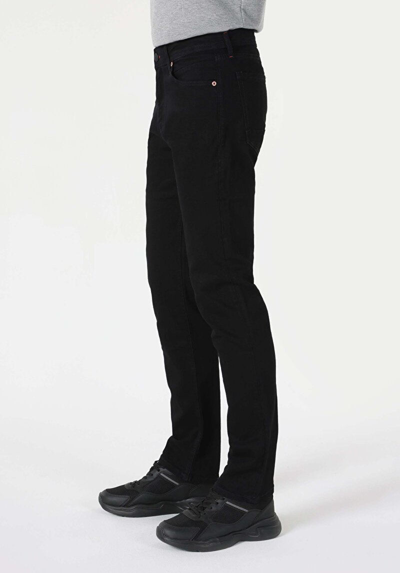 Afișați detalii pentru Pantaloni De Barbati Denim Regular Fit 045 David Cl1062412