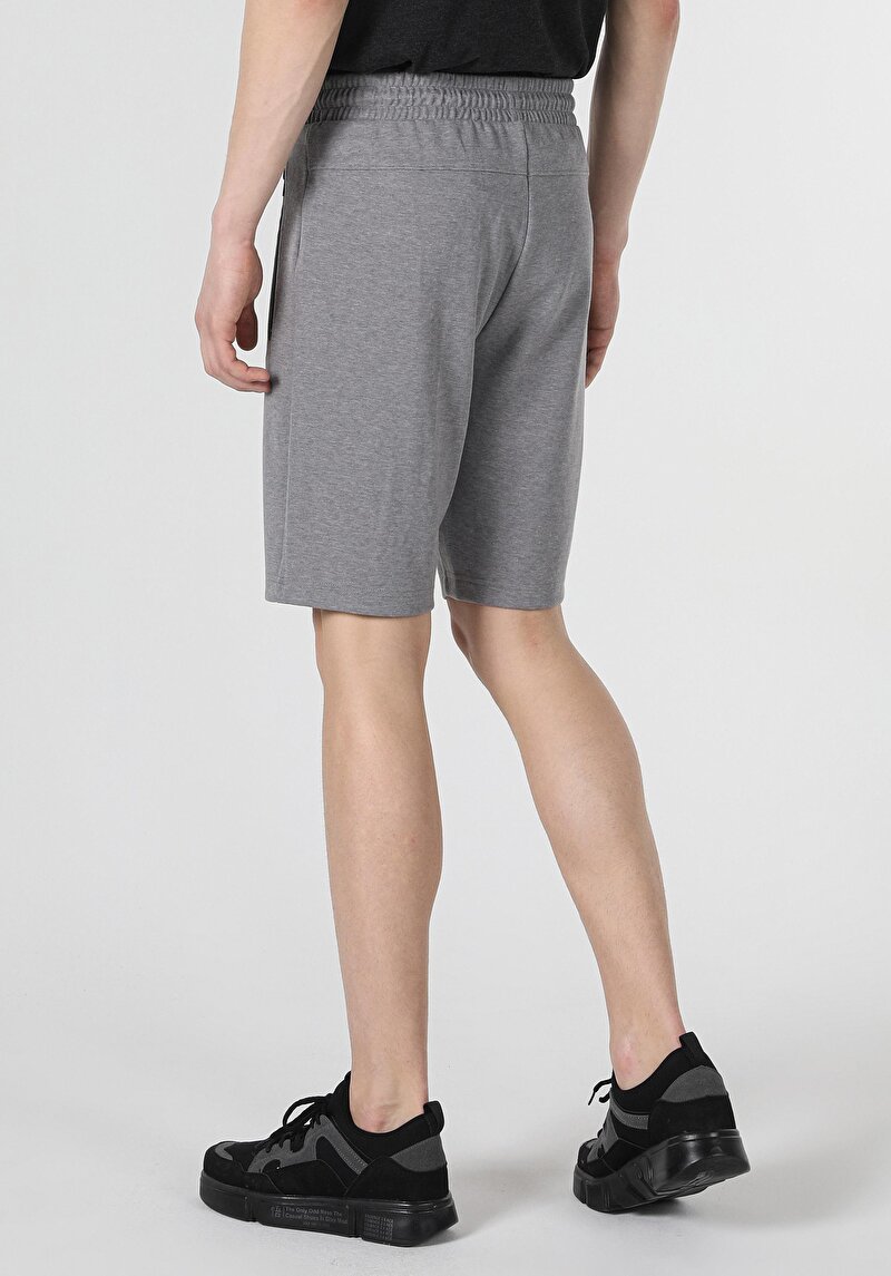 Afișați detalii pentru Short / Pantaloni Scurti De Barbati Gri Slim Fit  Cl1058907