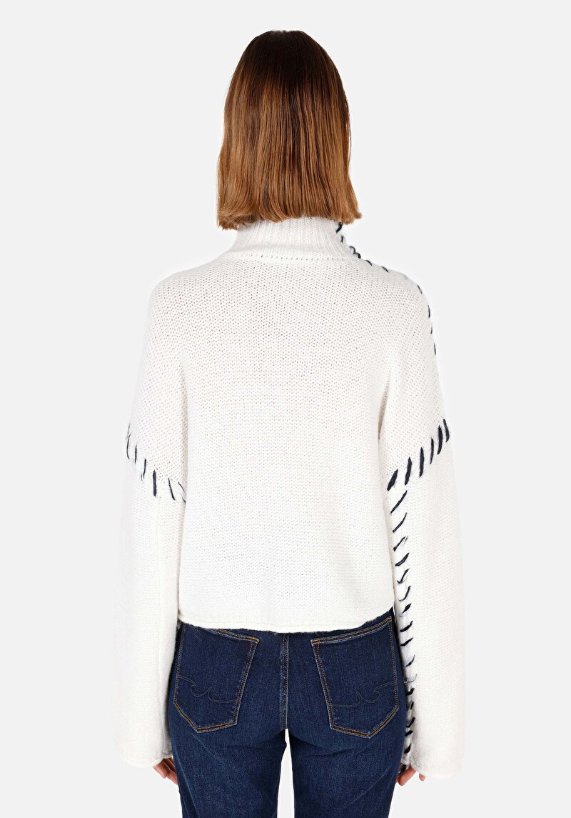 Afișați detalii pentru Pulover Alb Pentru Femei Regular Fit Stand Up Collar