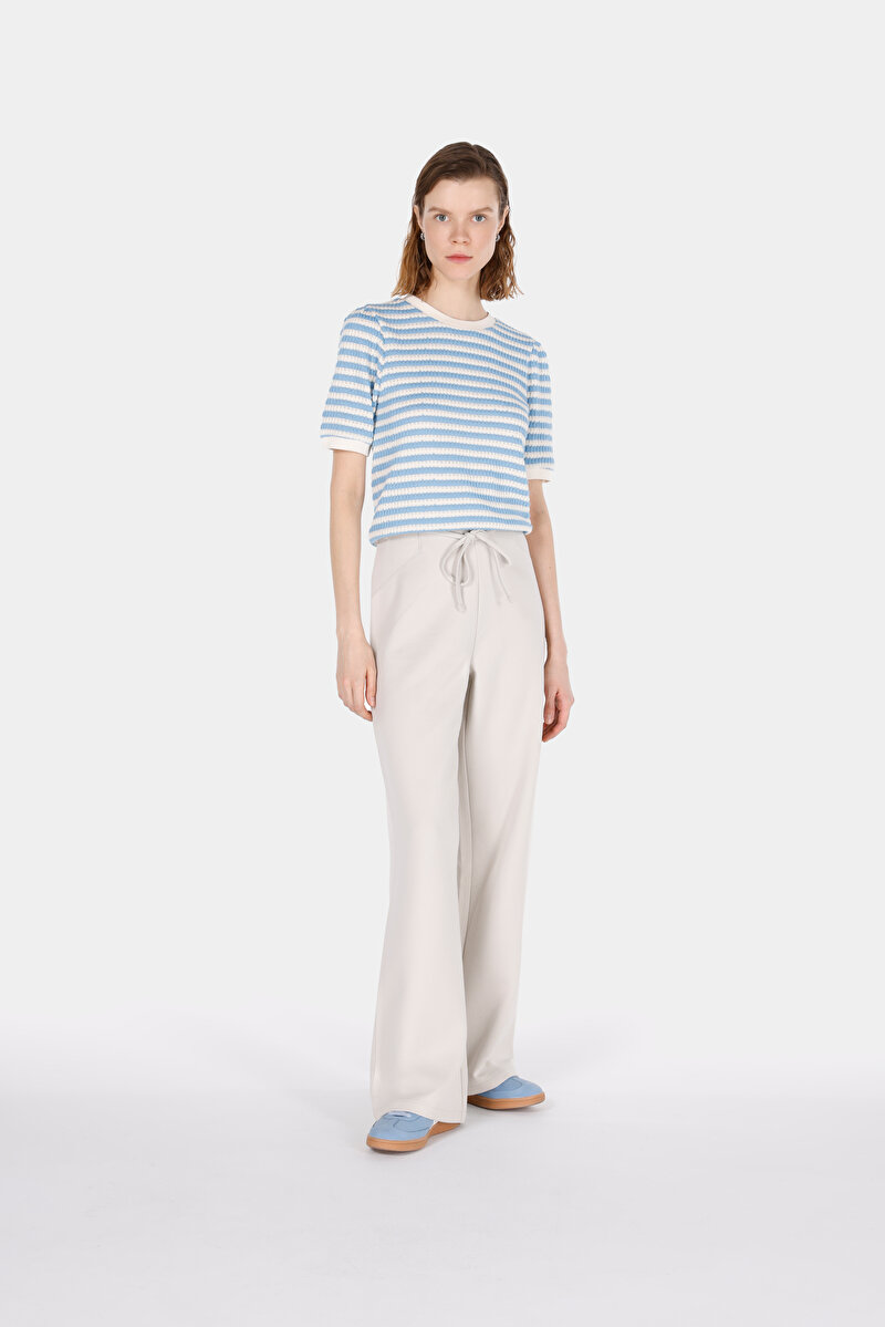 Imagine a Tricou Alb Pentru Femei Slim Fit