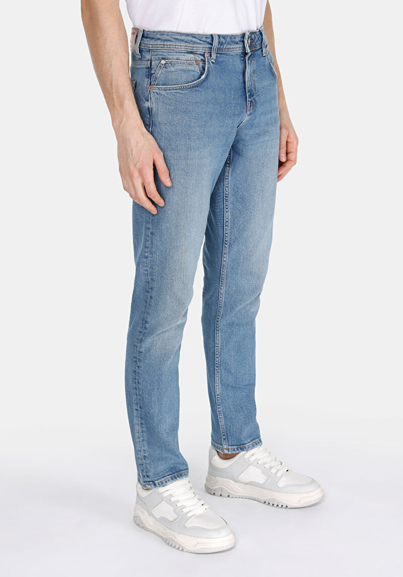 Imagine a Blugi Din Denim Pentru Bărbați Cu Talie Dreaptă