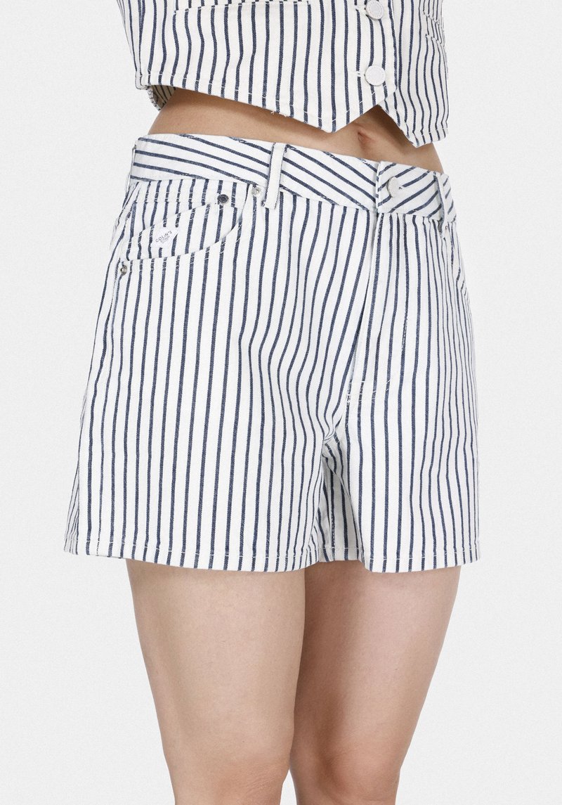 Imagine a Mom Fit Rising Waist Striped Pantaloni Scurți Din Denim Jean Pentru Femei