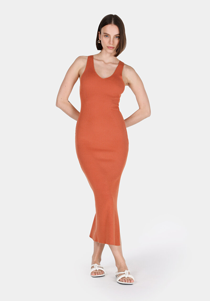 Imagine a Rochie Fără Mâneci Maro Pentru Femei Slim Fit