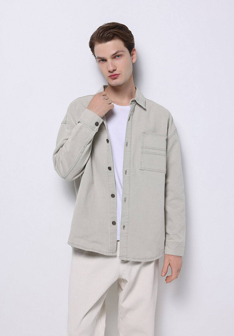 Imagine a Cămașă Cu Mânecă Lungă Bej Pentru Bărbați Cu Guler Clasic Cu Guler Supradimensionat