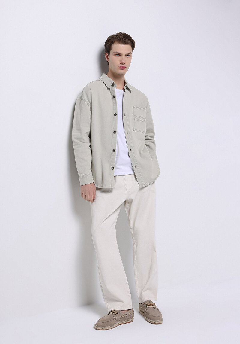 Imagine a Cămașă Cu Mânecă Lungă Bej Pentru Bărbați Cu Guler Clasic Cu Guler Supradimensionat