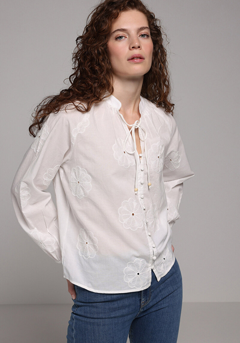 Imagine a Regular Fit Judge Collar Drept Cămașă Albă Cu Mânecă Lungă Pentru Femei