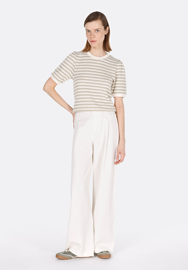 Imagine a Tricou Verde Pentru Femei Slim Fit