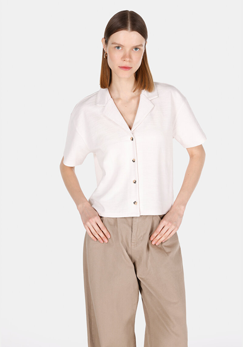 Imagine a Regular Fit Polo Neck Jacquard Tricou Alb Cu Mânecă Scurtă Pentru Femei