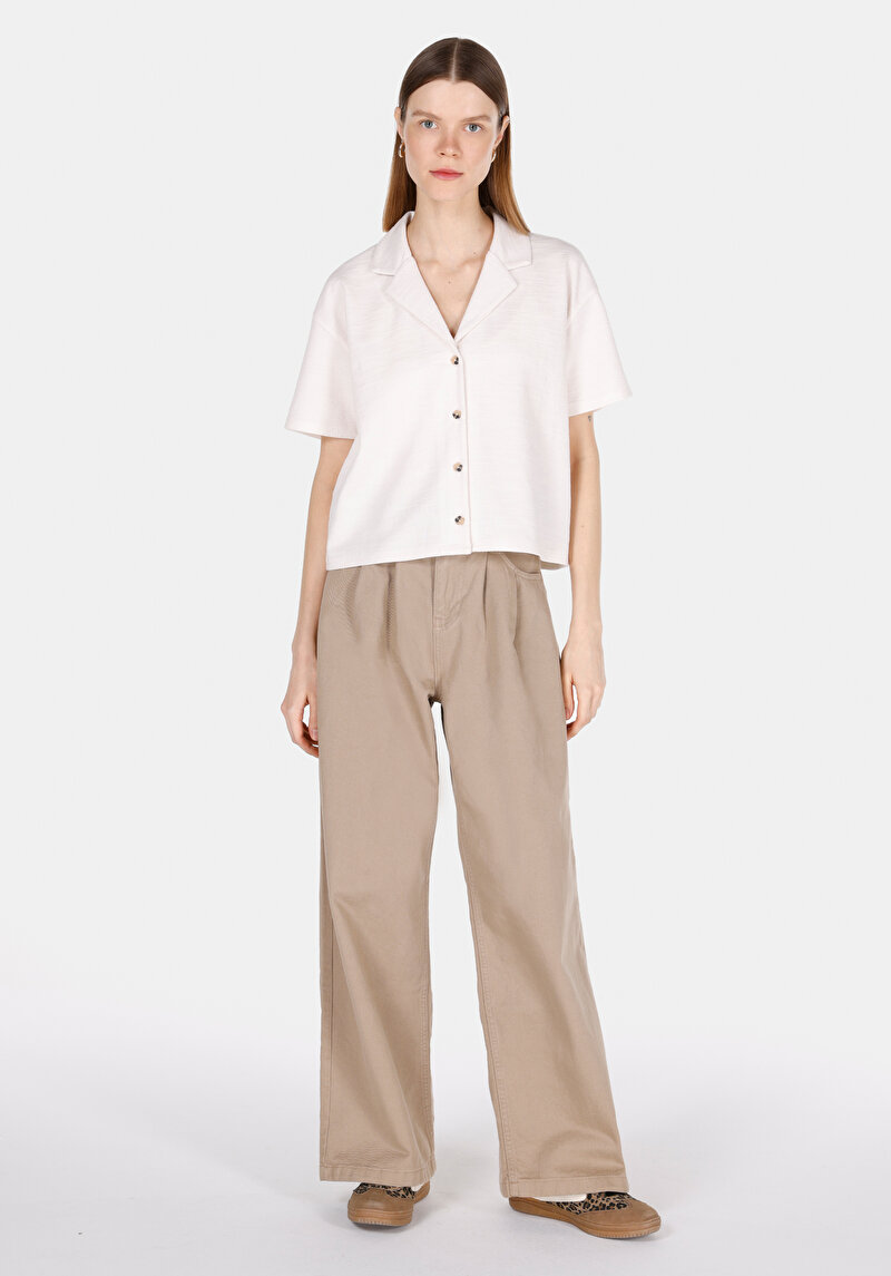 Afișați detalii pentru Regular Fit Polo Neck Jacquard Tricou Alb Cu Mânecă Scurtă Pentru Femei