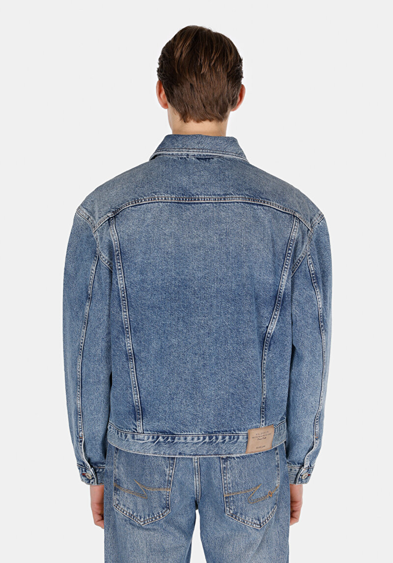 Imagine a Jachetă Albastră Pentru Bărbați Oversize Fit Cu Nasturi Și Fără Căptușeală