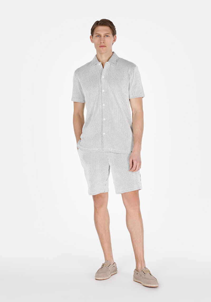 Imagine a Short / Pantaloni Scurti De Barbati Regular Fit Cl1074823