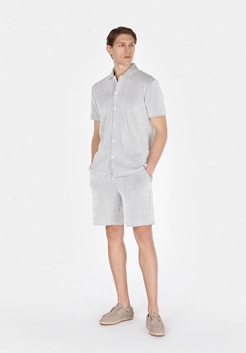 Imagine a Short / Pantaloni Scurti De Barbati Regular Fit Cl1074823