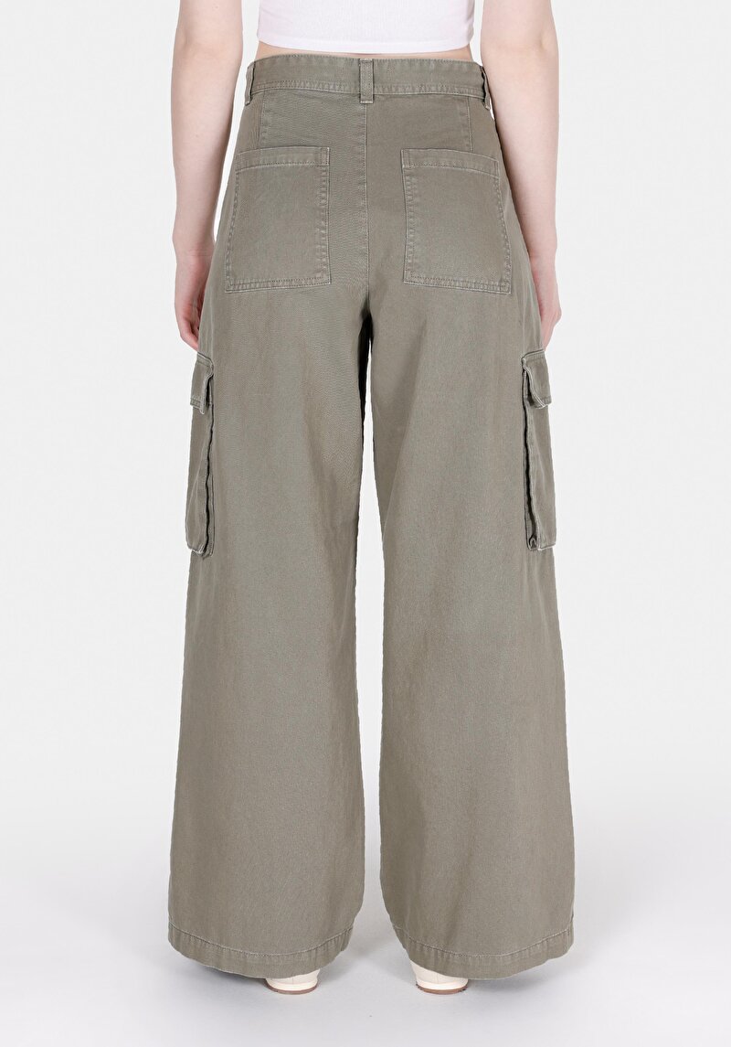 Imagine a Pantaloni De Dama Kaki Regular Fit Cl1072481