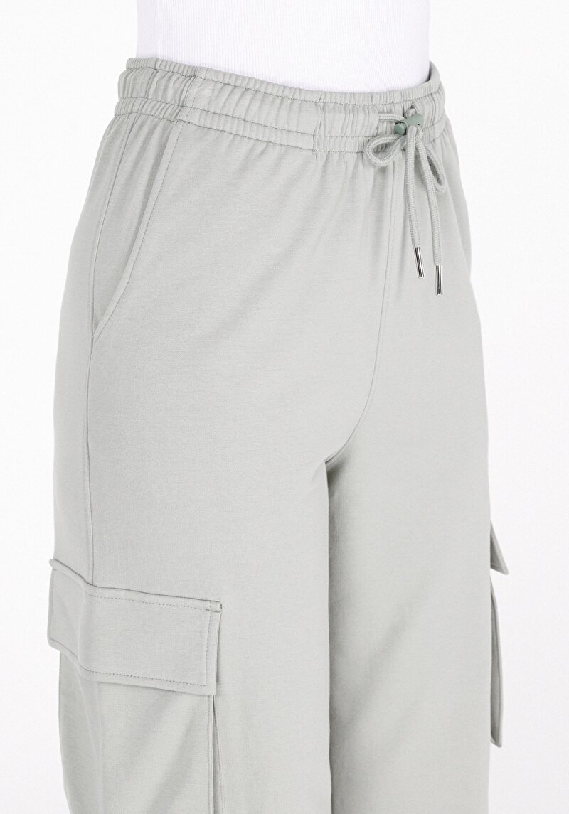 Afișați detalii pentru Pantaloni De Trening De Dama Verde Regular Fit  Cl1072561