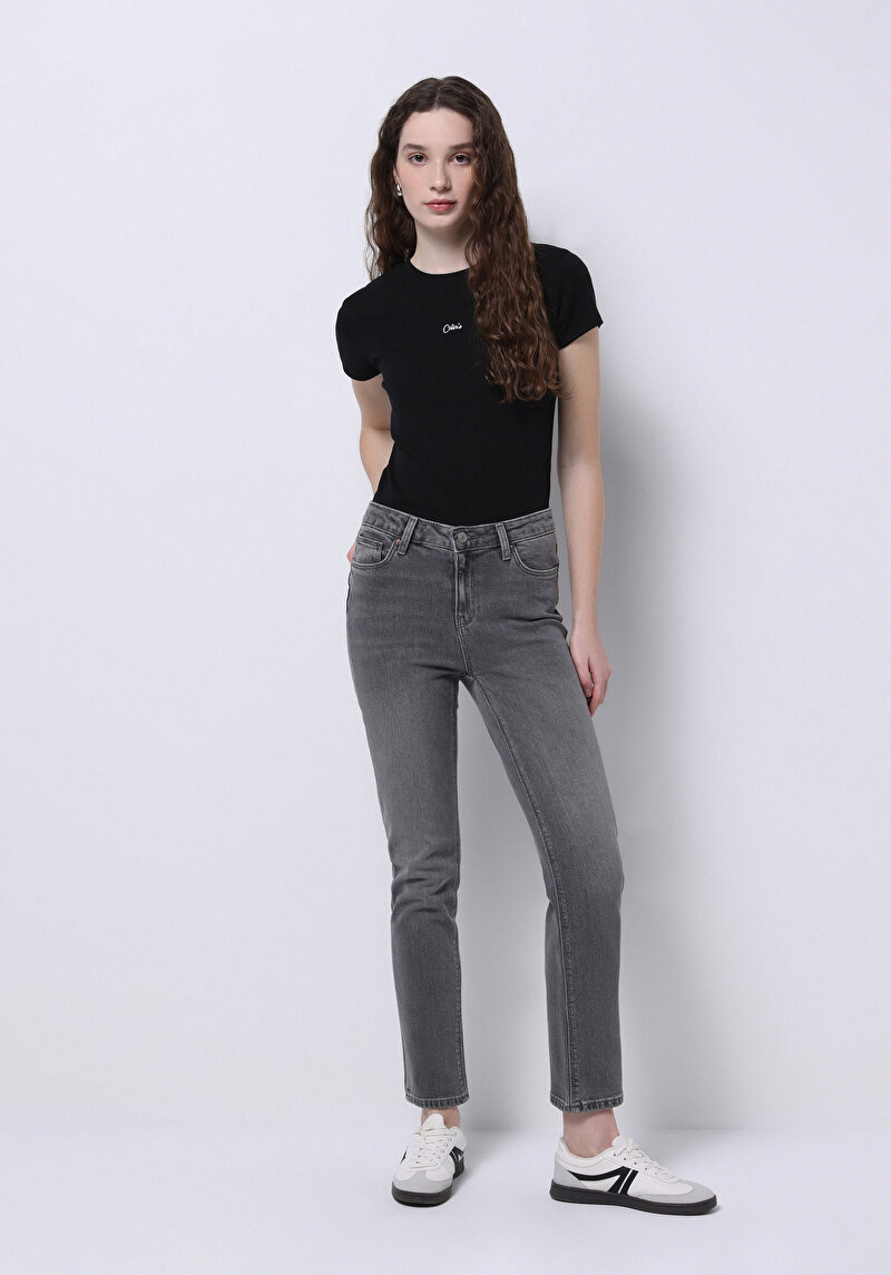 Imagine a Blugi Negri Pentru Femei Slim Fit