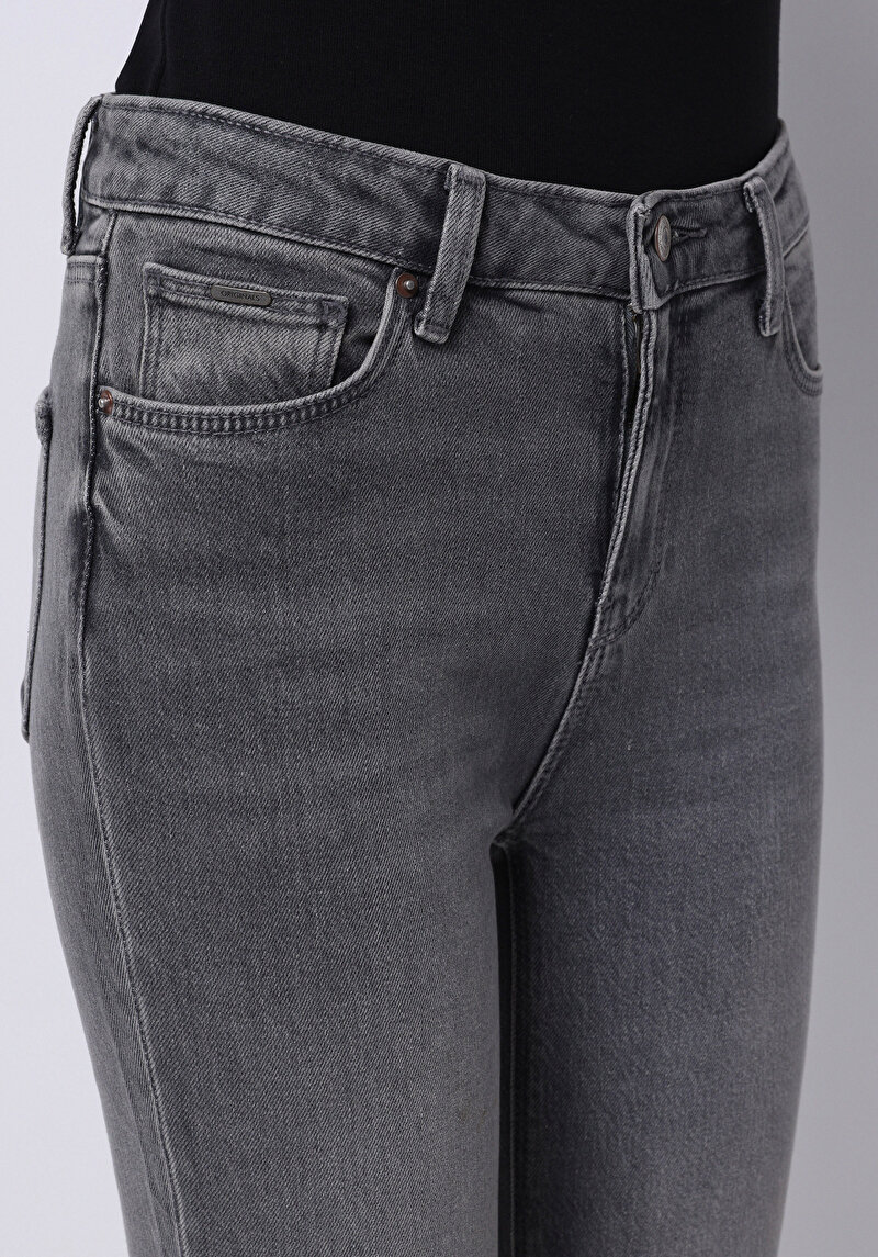 Afișați detalii pentru Blugi Negri Pentru Femei Slim Fit