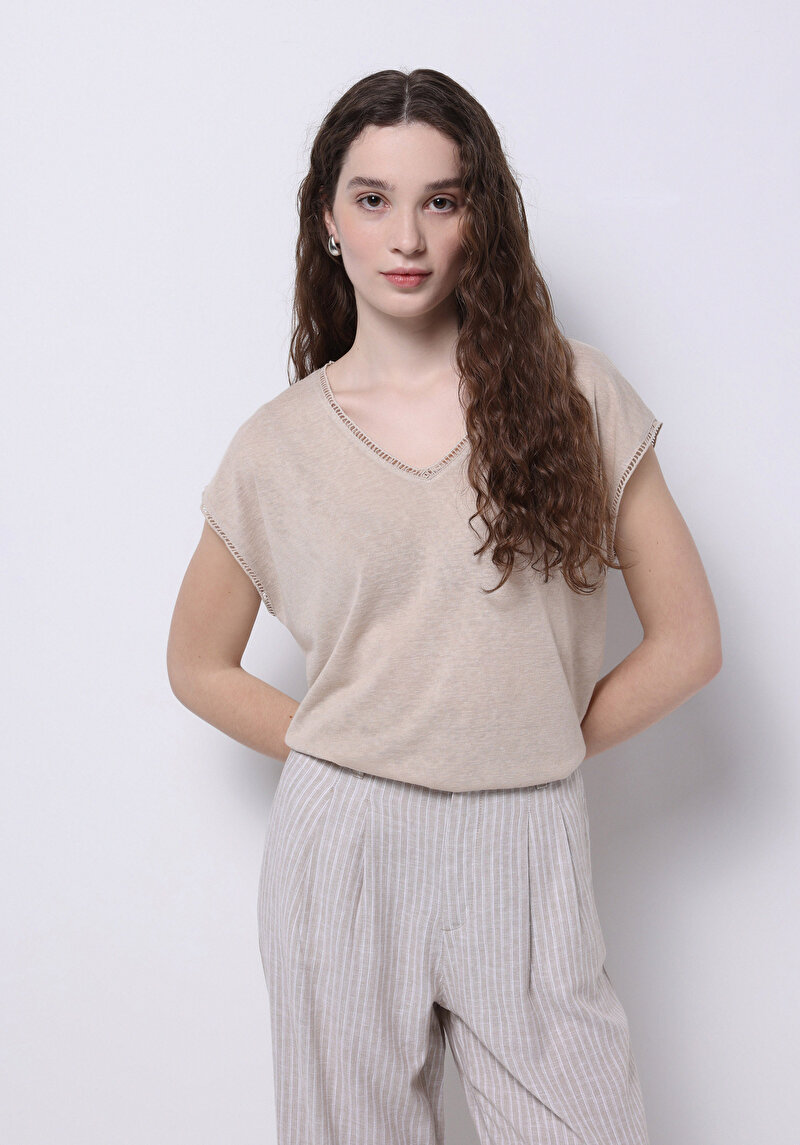 Imagine a Tricou Cu Maneca Scurta De Dama Bej Regular Fit  Cl1074594
