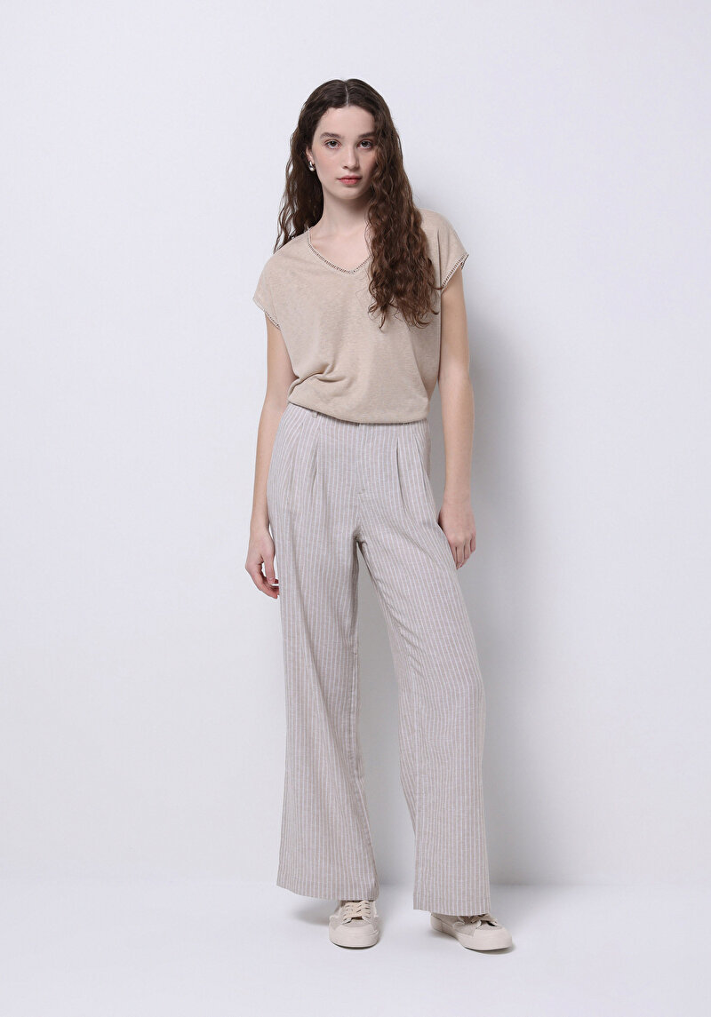 Afișați detalii pentru Tricou Cu Maneca Scurta De Dama Bej Regular Fit  Cl1074594