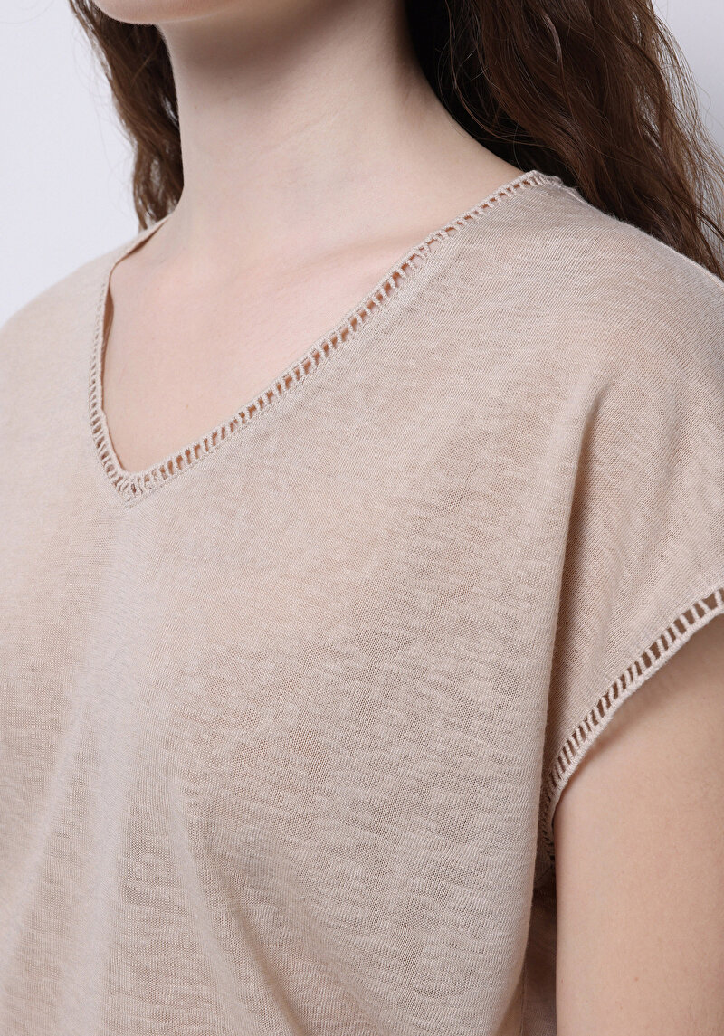 Afișați detalii pentru Tricou Cu Maneca Scurta De Dama Bej Regular Fit  Cl1074594