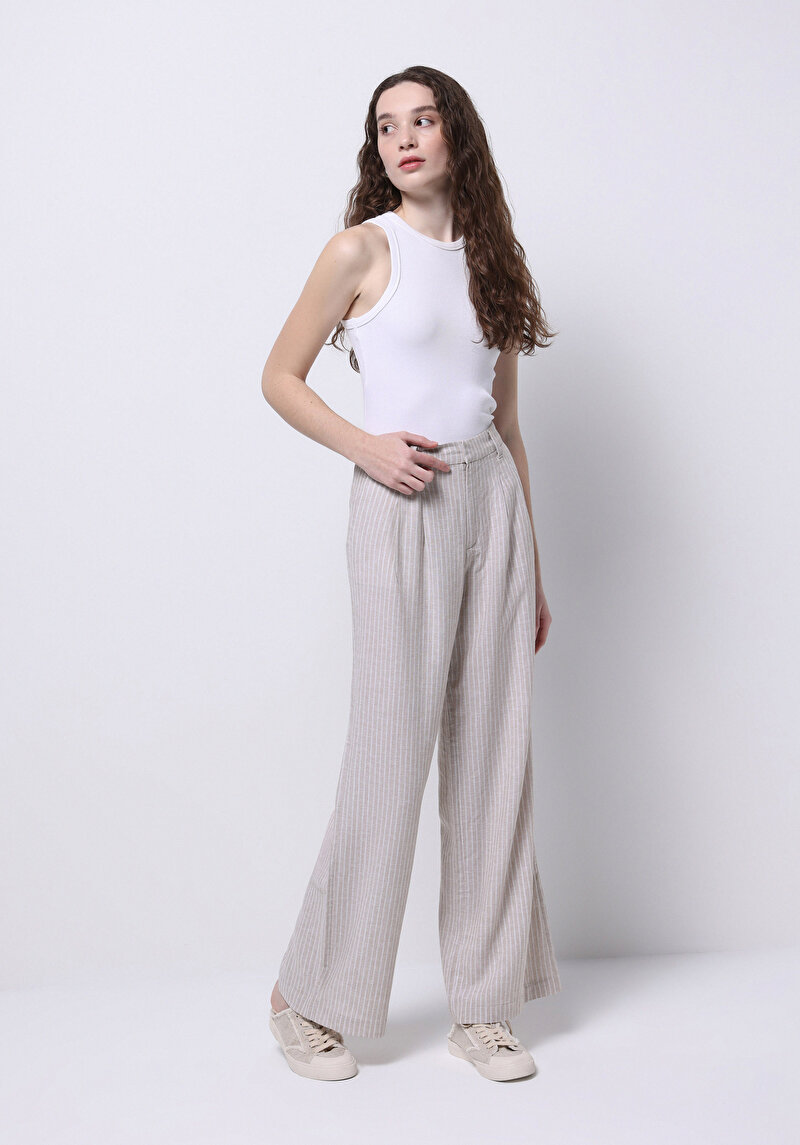 Imagine a Pantaloni De Dama Bej Regular Fit  Cl1074951