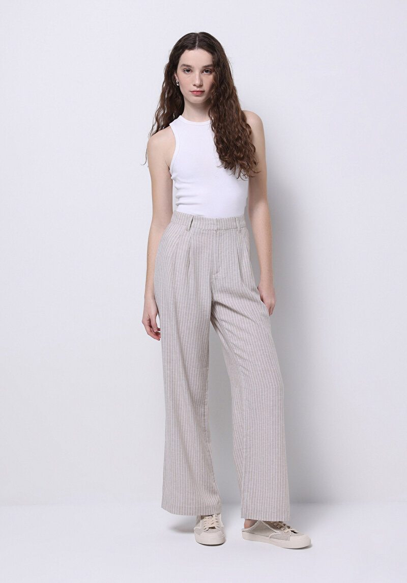 Imagine a Pantaloni De Dama Bej Regular Fit Cl1074951