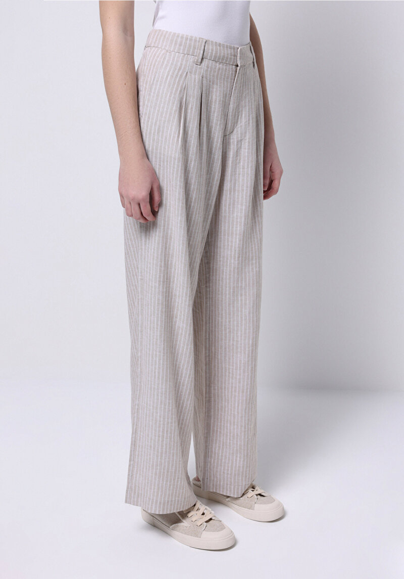 Imagine a Pantaloni De Dama Bej Regular Fit Cl1074951