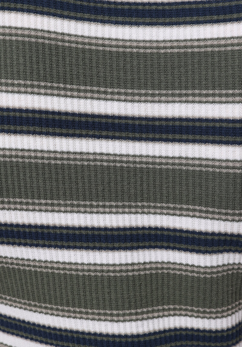 Afișați detalii pentru Tricou Cu Mânecă Scurtă Verde Cu Guler Rotund Cu Dungi Slim Fit Pentru Femei