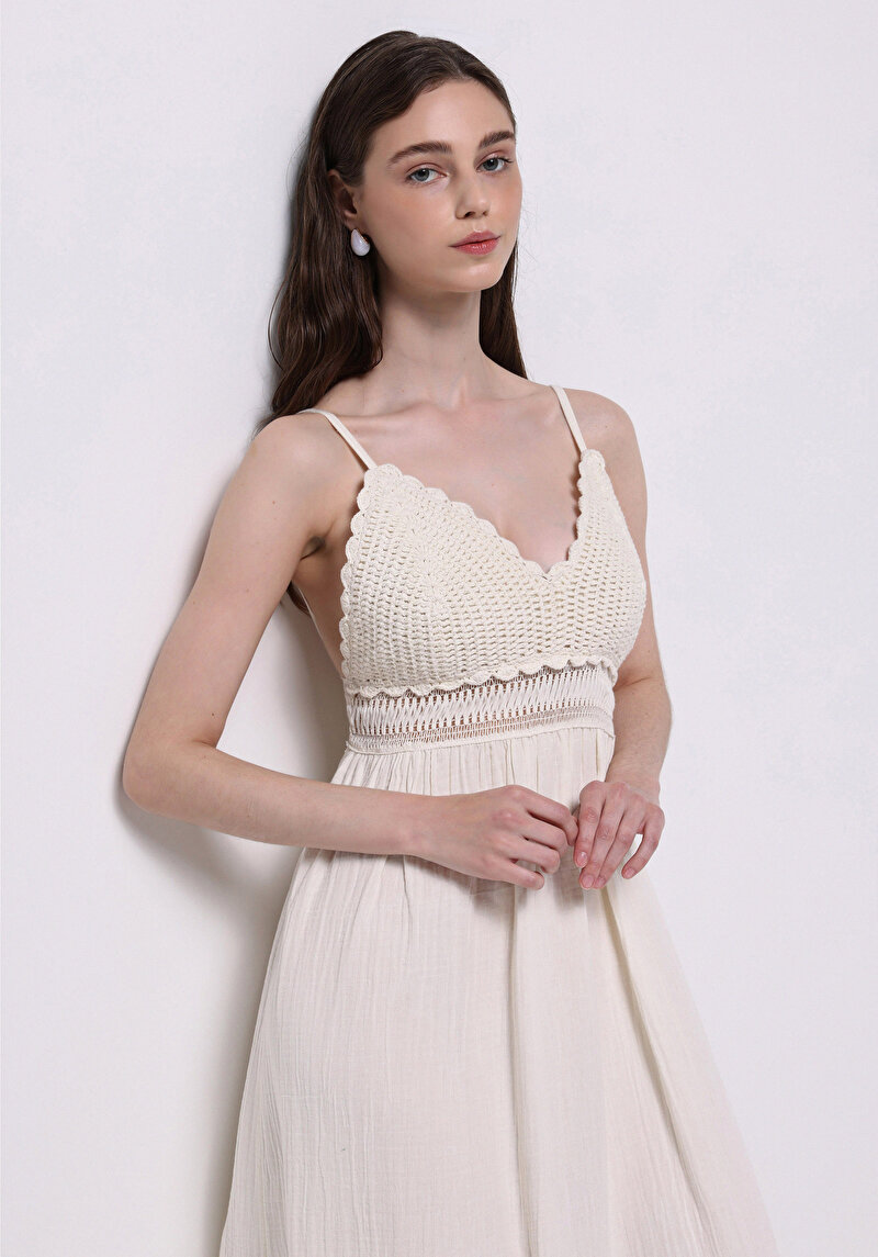 Imagine a Rochie Ecru Pentru Femei Regular Fit