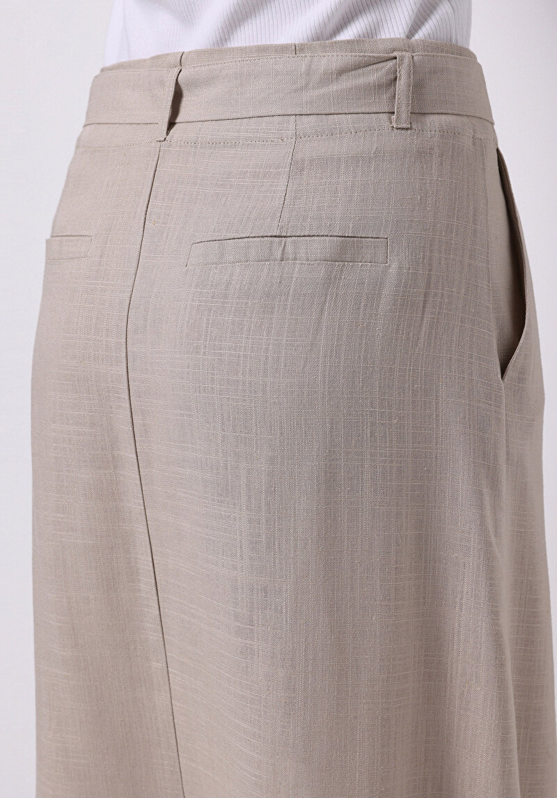 Afișați detalii pentru Fustă Bej Midi Cu Nasturi Plati Pentru Femei