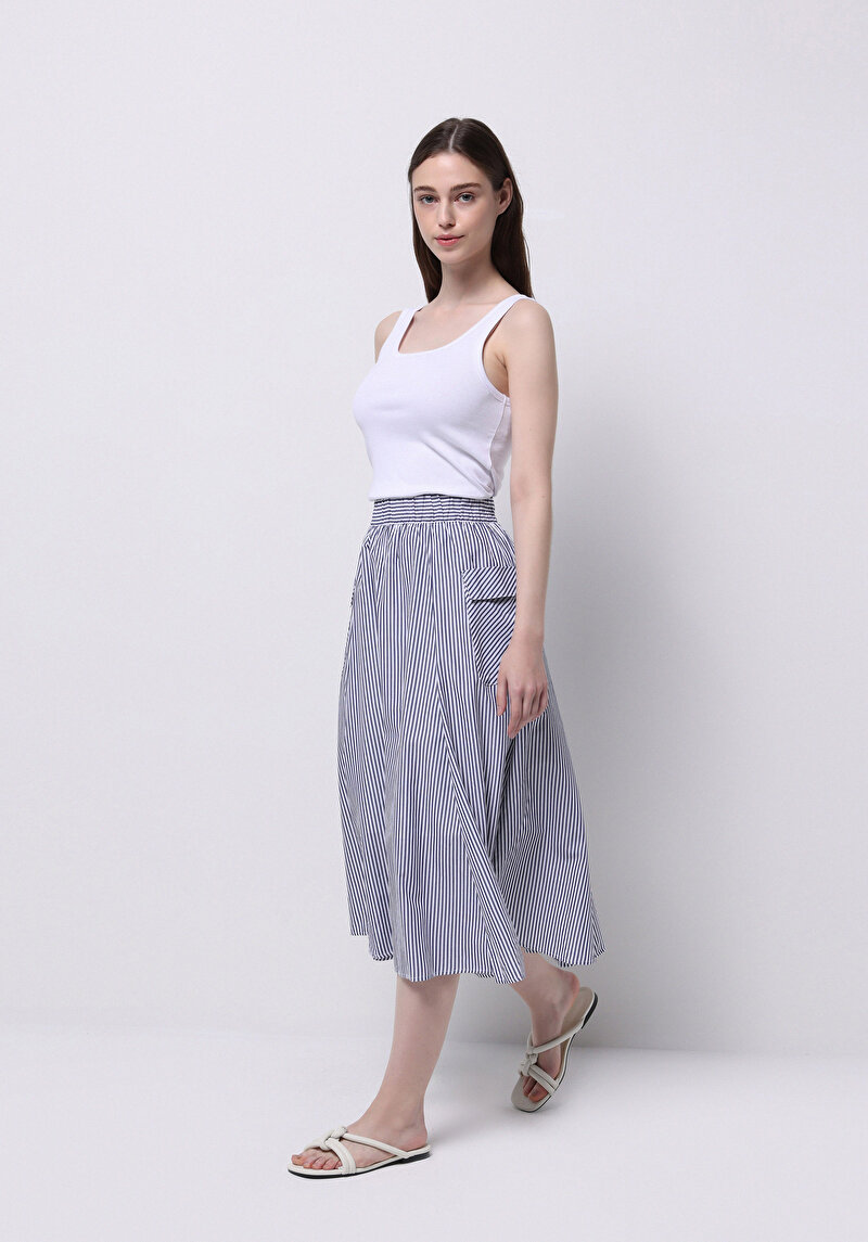 Imagine a Fustă Midi Cu Dungi Bleumarin Pentru Femei