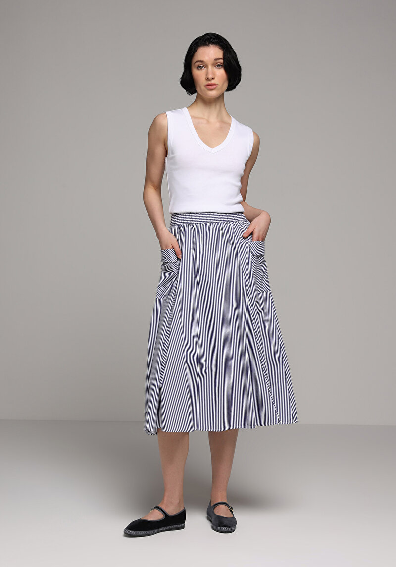 Imagine a Fustă Midi Cu Dungi Bleumarin Pentru Femei