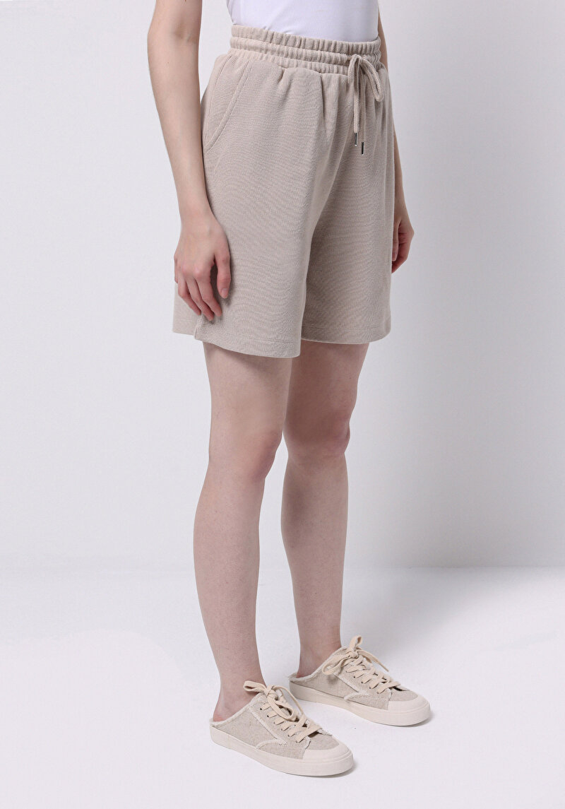 Imagine a Short / Pantaloni Scurti De Dama Bej Regular Fit Cl1075137