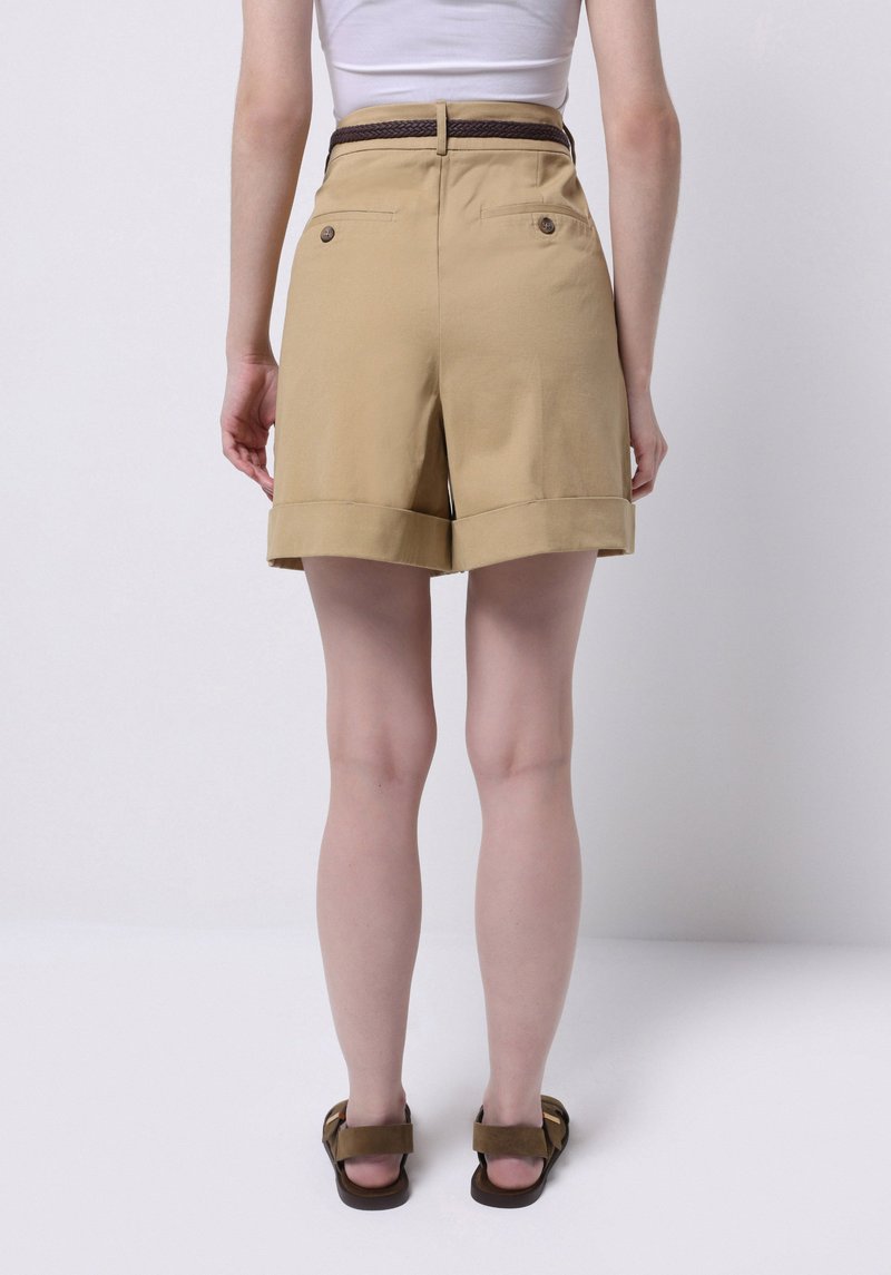 Imagine a Short / Pantaloni Scurti De Dama Maro Regular Fit Cl1075209