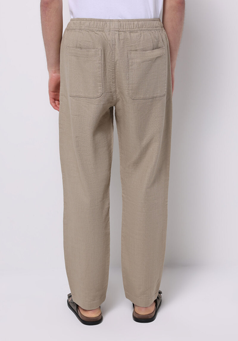 Imagine a Pantaloni De Barbati Bej Regular Fit Cl1073863