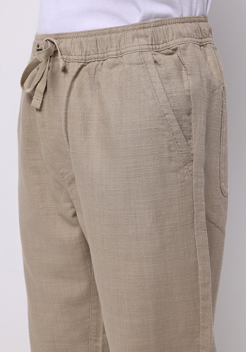 Imagine a Pantaloni De Barbati Bej Regular Fit  Cl1073863