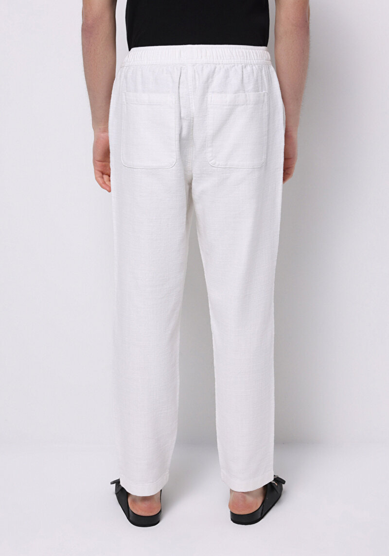 Imagine a Pantaloni De Barbati Alb Regular Fit Cl1073863