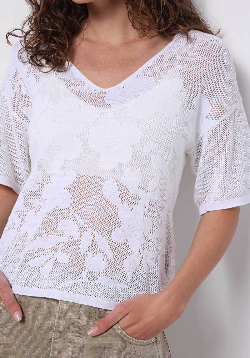 Afișați detalii pentru Regular Fit V-Neck Floral Pulover Alb Cu Mânecă Scurtă Pentru Femei