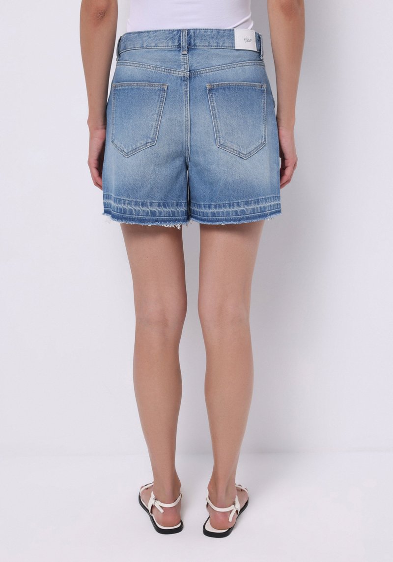 Imagine a Short / Pantaloni Scurti De Dama Albastru Mom Fit  Cl1074979