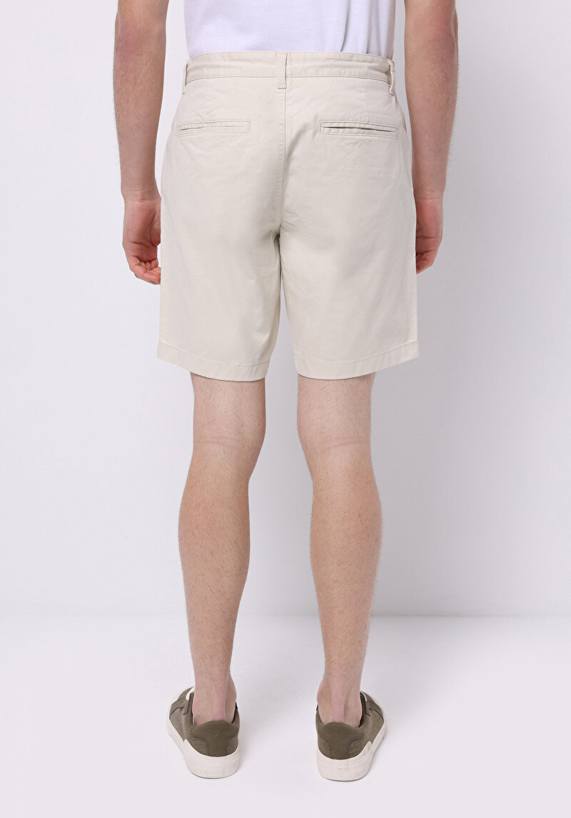 Imagine a Short / Pantaloni Scurti De Barbati Alb Regular Fit  Cl1074574