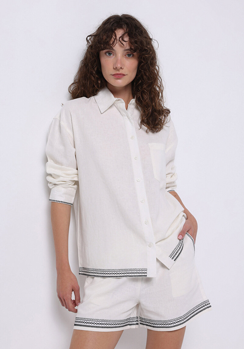 Imagine a Regular Fit Talie Înaltă Brodat Pantaloni Scurți Albi Pentru Femei