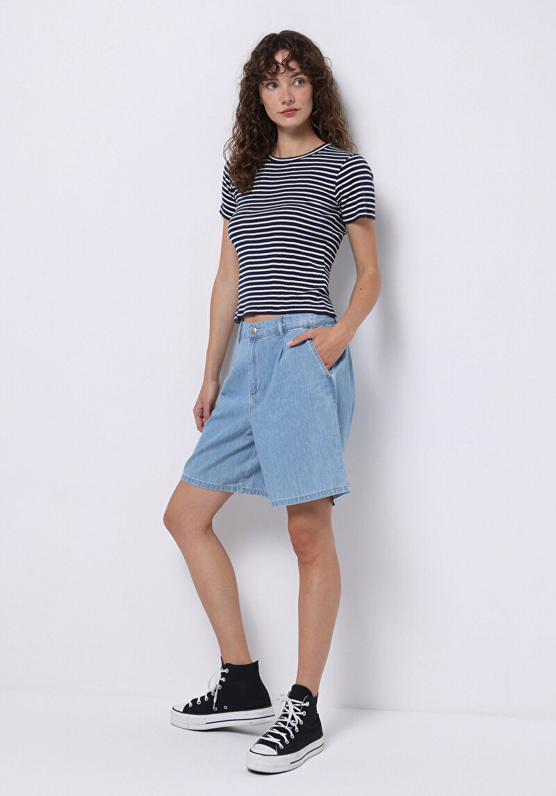 Imagine a Pantaloni Scurți De Jeans Gri Pentru Femei Cu Talie Lejeră
