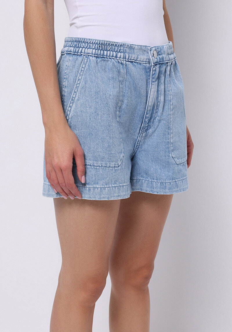 Imagine a Regular Fit Talie Medie Drept Pantaloni Scurți De Jean İndigo Pentru Femei