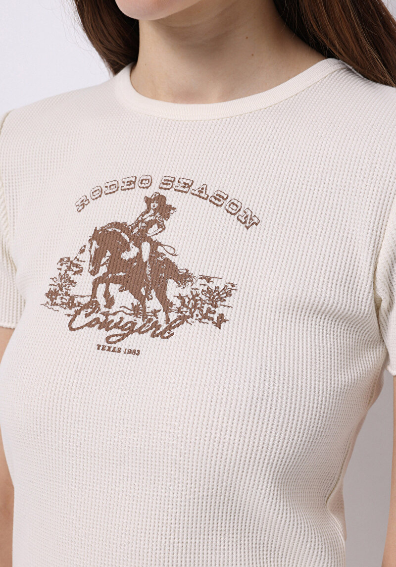 Imagine a Tricou Cu Maneca Scurta De Dama Ecru Slim Fit Cl1074534