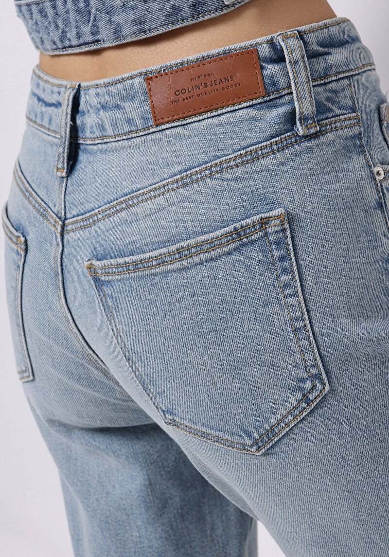 Afișați detalii pentru Mom Fit Rising Waist Shrinking Leg Blugi İndigo Deschiși Pentru Femei