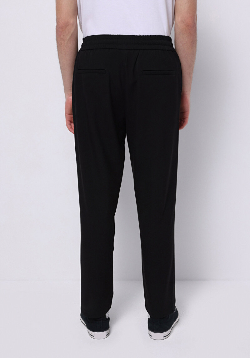 Imagine a Pantaloni De Barbati Negru Regular Fit Cl1075740