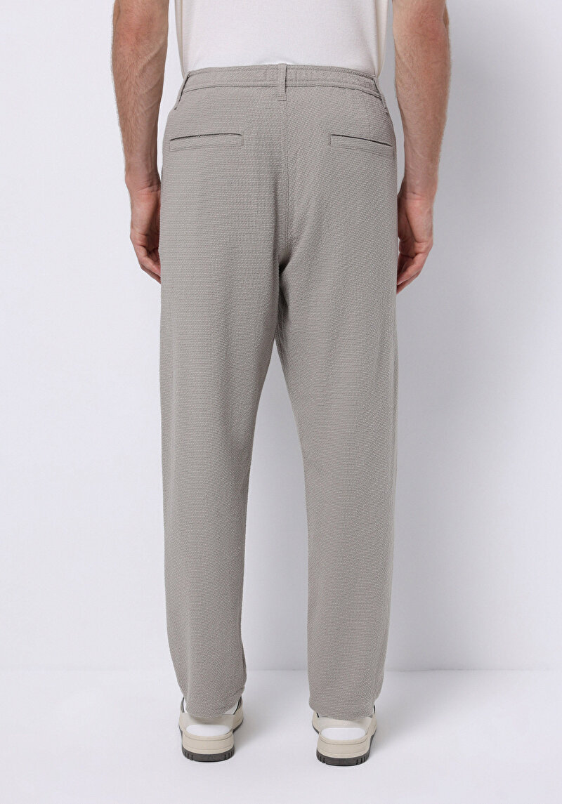 Imagine a Pantaloni De Barbati Alb Regular Fit Cl1075242