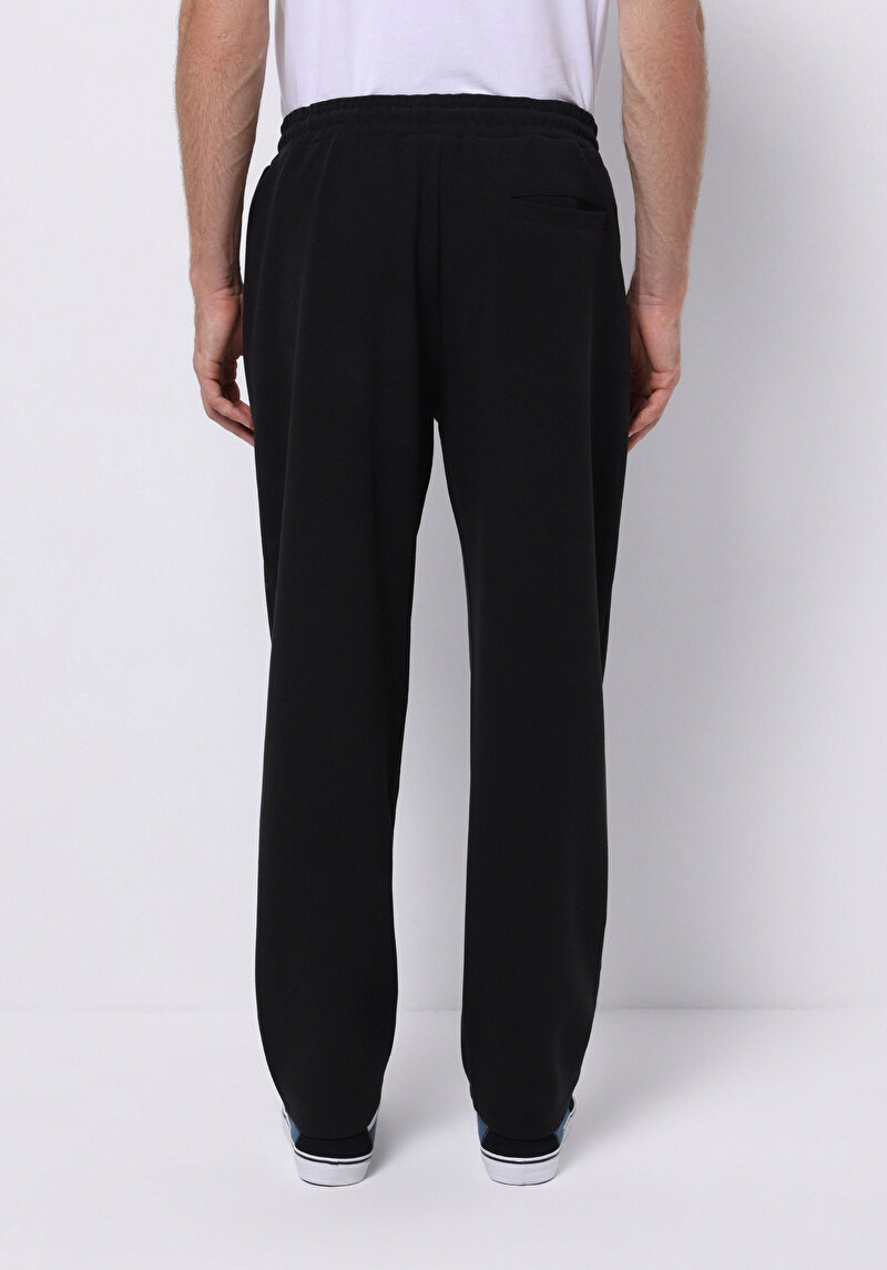 Imagine a Pantaloni De Trening De Barbati Negru Regular Fit Cl1075314