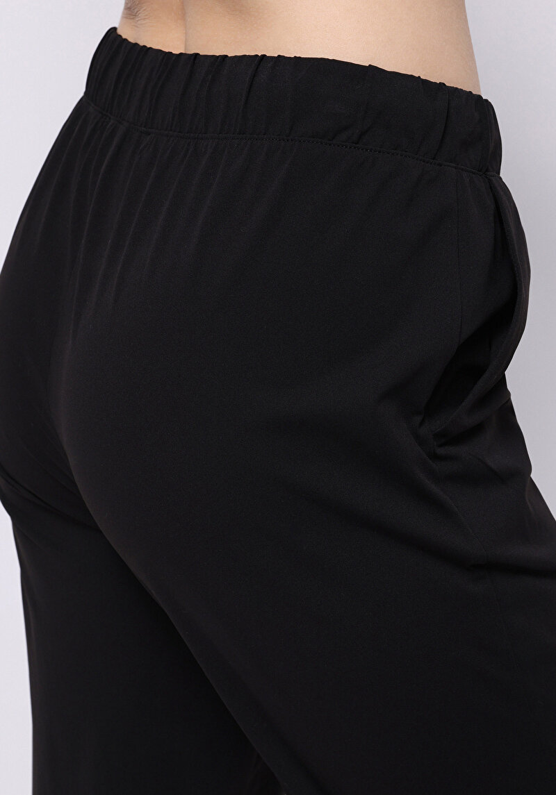 Afișați detalii pentru Pantaloni De Trening De Dama Negru Regular Fit  Cl1075803