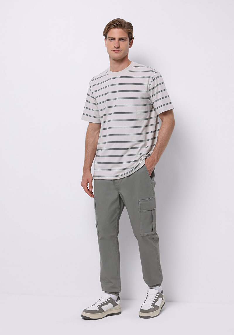Imagine a Pantaloni De Barbati Verde Cargo Fit  Cl1075639