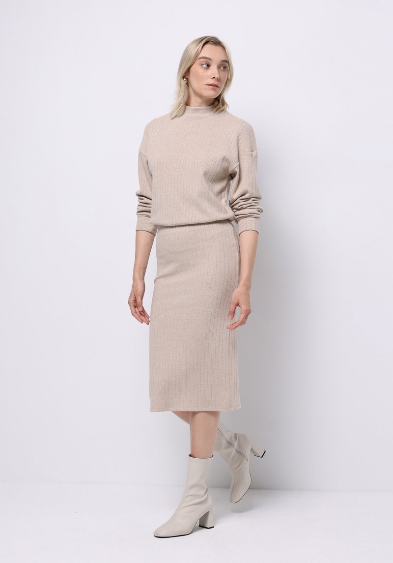 Imagine a Fusta De Dama Slim Fit Cl1075617